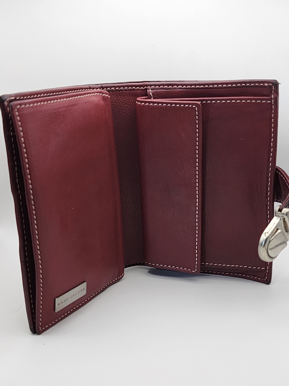 Marc Jacobs Burgundy Leather Turnlock Wallet - Picture 8 of 16